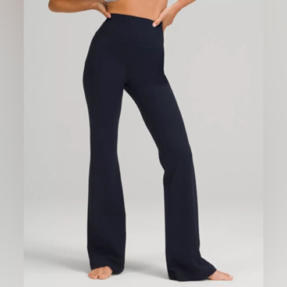 nwt lululemon size 0 navy groove pant flare *nulu